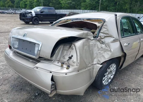 2007 Lincoln Town Car Signature from USA, damaged, VIN 1LNHM81V57Y600505